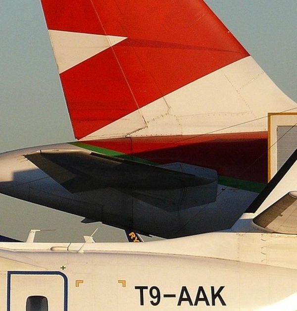 Kāpēc aviobiļetes uz Eiropu tagad kļūst lētākas un kad vislabāk pirkt